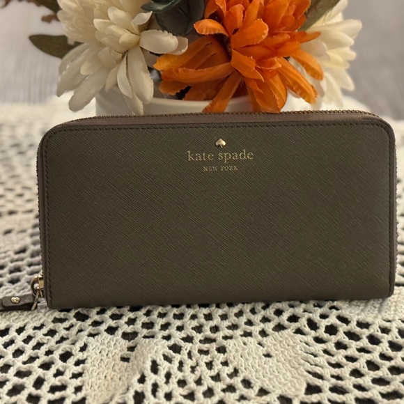 Kate Spade Taupe Zip-Around Wallet - Picture 1 of 7